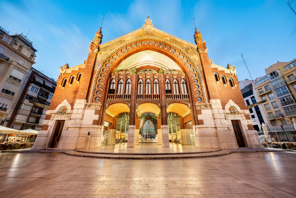 mercado colon valencia shutterstock 1190580208, bezienswaardigheden in Valencia