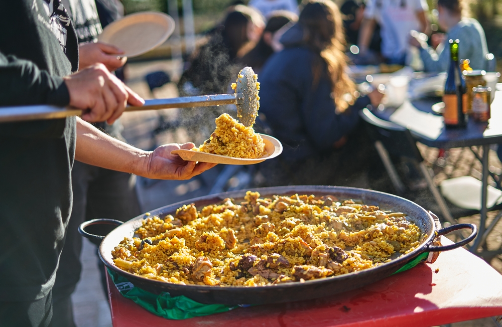 paella valencia shutterstock 2100820369, stranden Spanje