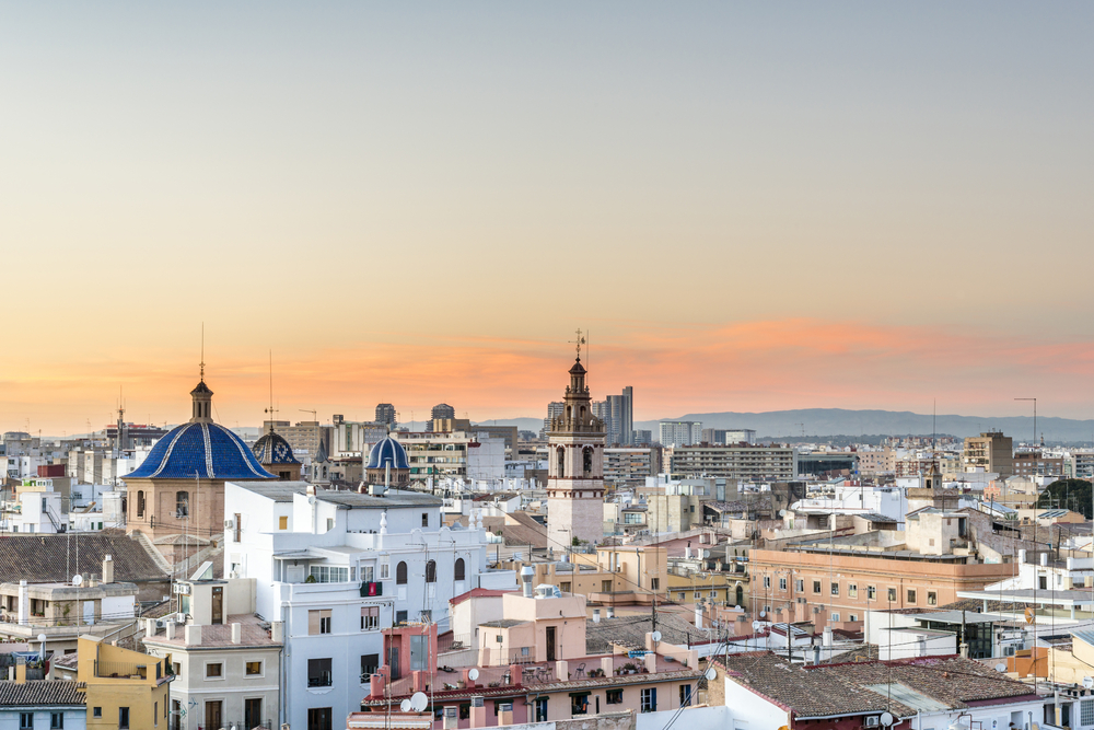 uitzicht vanaf een rooftop valencia shutterstock 422662138, bezienswaardigheden in Valencia