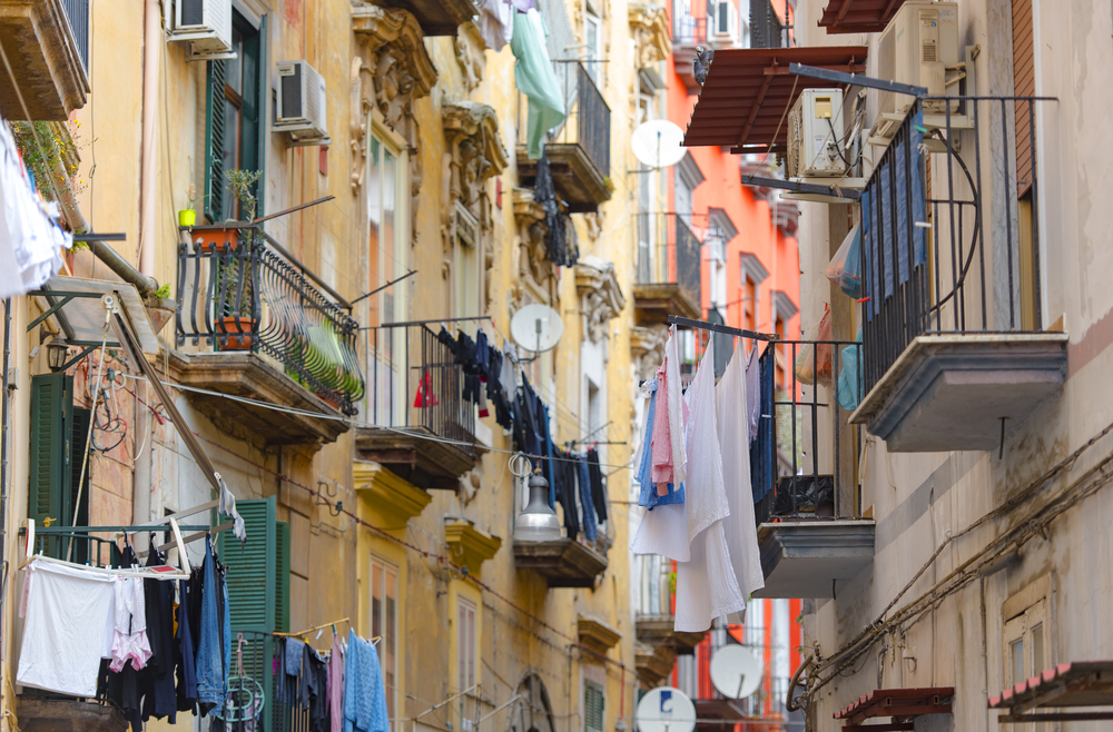 Quartieri Spagnoli Napels Italie shutterstock 703258567, stranden Spanje