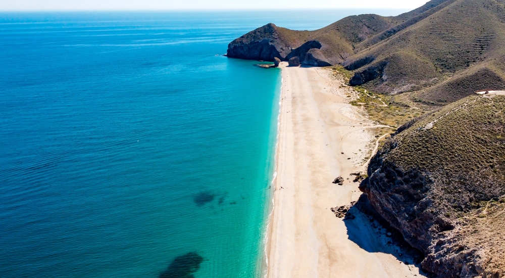 playa de los muertos Costa de Almeria spanje shutterstock 2275374249, stranden Spanje