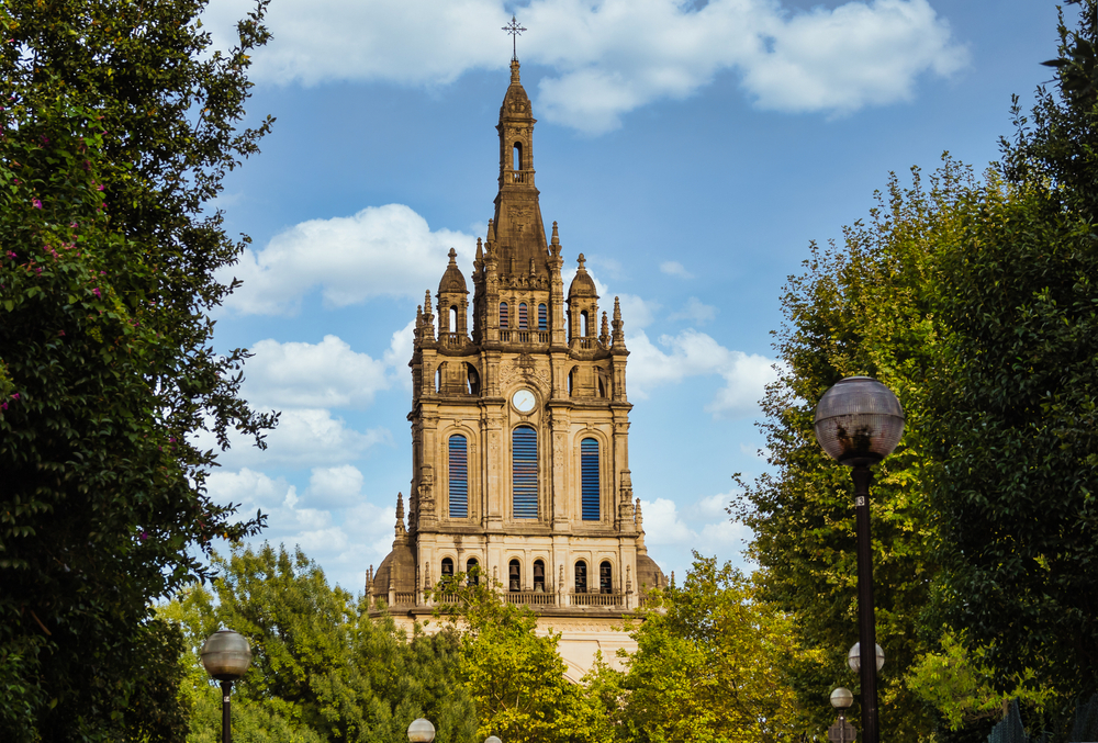 De Basiliek van Begoña in Bilbao